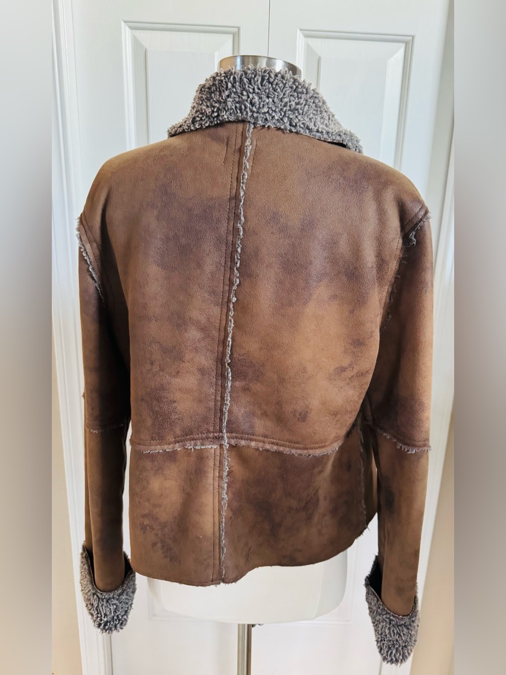 Sweater Subcategory Identification - Picture 3 of 6